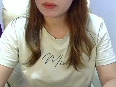    zurIII09  online show from December 4, 2025, 9:30 am