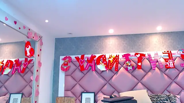 Snapshot of DanielaDuff chatting on October 12, 2025, 7:37 pm DanielaDuff online show from October 12, 2025, 7:37 pm