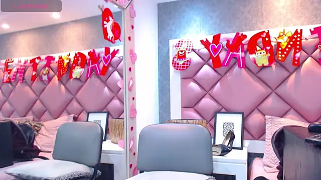 Snapshot of DanielaDuff chatting on September 27, 2025, 7:53 pm DanielaDuff online show from September 27, 2025, 7:53 pm