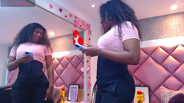 Snapshot of DanielaDuff chatting on November 20, 2025, 7:47 pm DanielaDuff online show from November 20, 2025, 7:47 pm