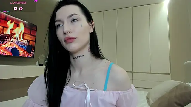 Snapshot of JenniferQueen11 chatting on February 5, 2026, 2:24 pm JenniferQueen11 online show from February 5, 2026, 2:24 pm