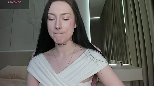 JenniferQueen11 online show from June 4, 2026, 7:29 pm