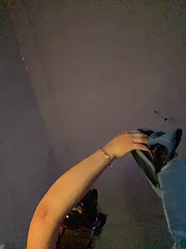 nenalayla online show from November 11, 2025, 9:48 am