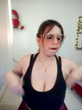 lorenitabella online show from March 30, 2026, 8:43 pm