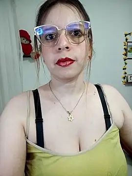 lorenitabella online show from April 7, 2026, 8:16 am