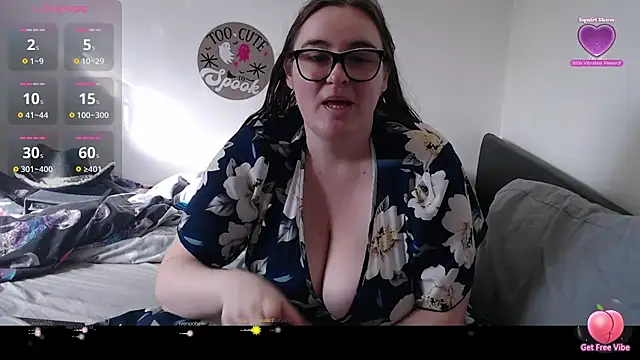 Snapshot of Rebecca_Summer chatting on September 15, 2025, 8:26 am Rebecca Summer online show from September 15, 2025, 8:26 am