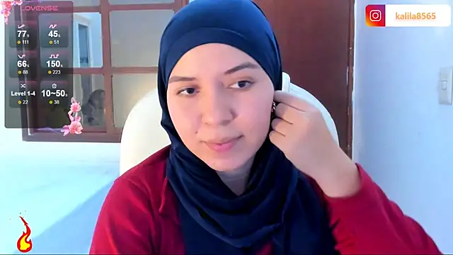 Snapshot of MatchedEyebrow chatting on October 1, 2025, 8:02 pm MatchedEyebrow online show from October 1, 2025, 8:02 pm