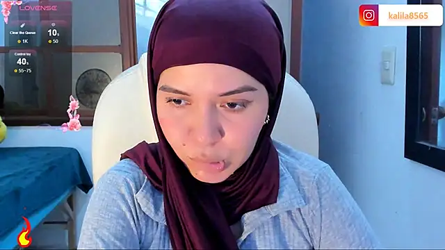 Snapshot of MatchedEyebrow chatting on October 22, 2025, 9:03 pm MatchedEyebrow online show from October 22, 2025, 9:03 pm