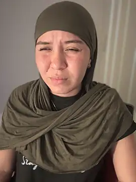 Snapshot of MatchedEyebrow chatting on November 18, 2025, 10:13 pm MatchedEyebrow online show from November 18, 2025, 10:13 pm