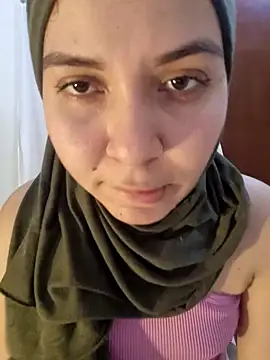 Snapshot of MatchedEyebrow chatting on February 21, 2025, 9:43 pm MatchedEyebrow online show from February 21, 2025, 9:43 pm