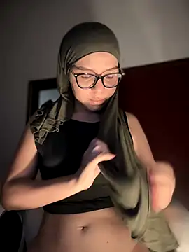 Snapshot of MatchedEyebrow chatting on September 20, 2025, 9:53 pm MatchedEyebrow online show from September 20, 2025, 9:53 pm