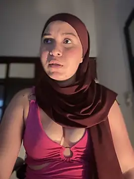 Snapshot of MatchedEyebrow chatting on September 10, 2025, 9:03 pm MatchedEyebrow online show from September 10, 2025, 9:03 pm