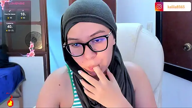 Snapshot of MatchedEyebrow chatting on September 26, 2025, 9:10 pm MatchedEyebrow online show from September 26, 2025, 9:10 pm