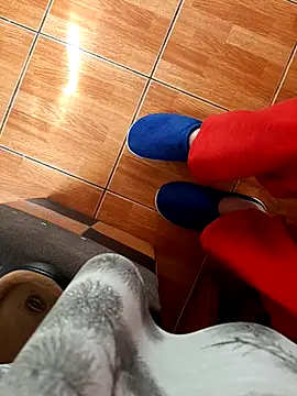 feet toes online show from May 18, 2026, 5:13 am