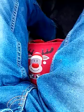 feet toes online show from March 8, 2025, 3:24 pm