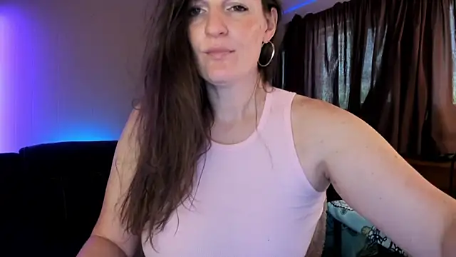 Kelly Carolina online show from September 12, 2025, 5:24 pm