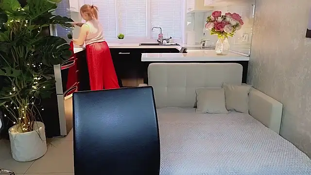 Snapshot of Mira_Mermayd chatting on February 25, 2026, 1:28 am Mira Mermayd online show from February 25, 2026, 1:28 am