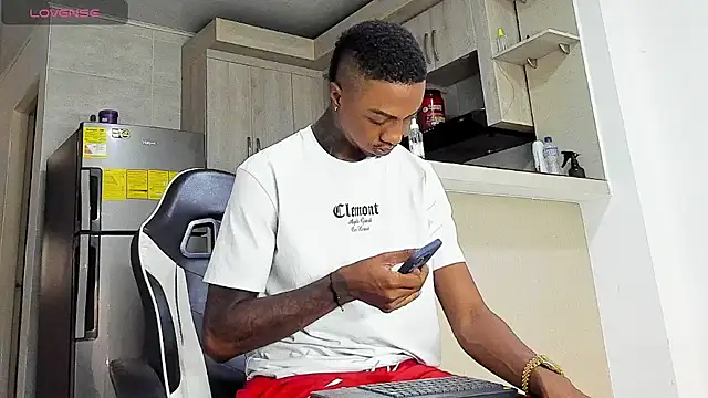 YeremiBrowm online show from February 5, 2026, 4:14 pm