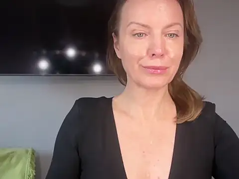 RachellAmazing online show from October 8, 2025, 12:17 pm