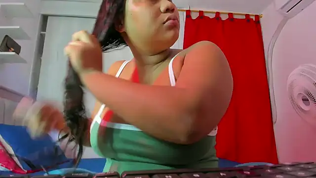 Lunastar02 online show from October 30, 2025, 12:47 pm