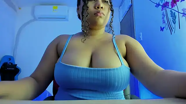 Snapshot of Lunastar02 chatting on February 23, 2026, 8:20 pm Lunastar02 online show from February 23, 2026, 8:20 pm