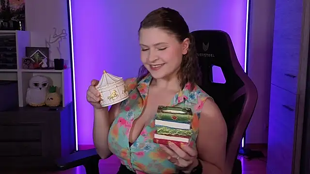 TinniAngel online show from January 13, 2026, 6:01 pm