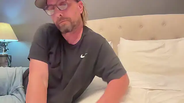 RyanRitchie online show from November 17, 2025, 5:22 am