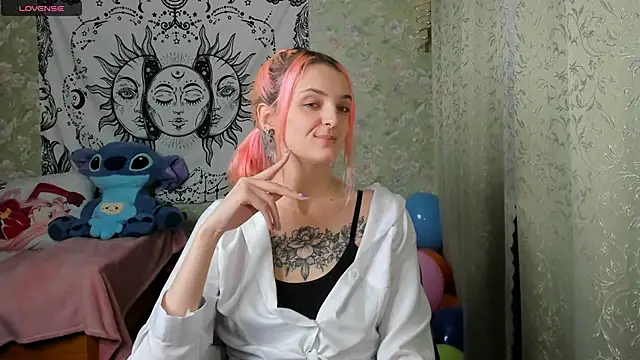 Snapshot of Cutie_Adelia chatting on December 18, 2024, 12:07 pm Cutie Adelia online show from December 18, 2024, 12:07 pm