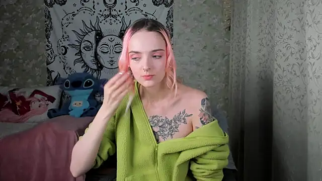 Snapshot of Cutie_Adelia chatting on February 11, 2025, 12:58 pm Cutie Adelia online show from February 11, 2025, 12:58 pm