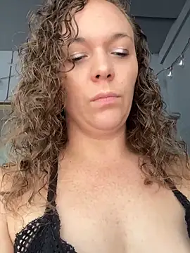 AuroraSummers online show from September 15, 2025, 2:39 pm