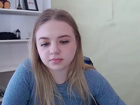 Snapshot of CrazyGloria chatting on February 8, 2025, 9:24 am CrazyGloria online show from February 8, 2025, 9:24 am