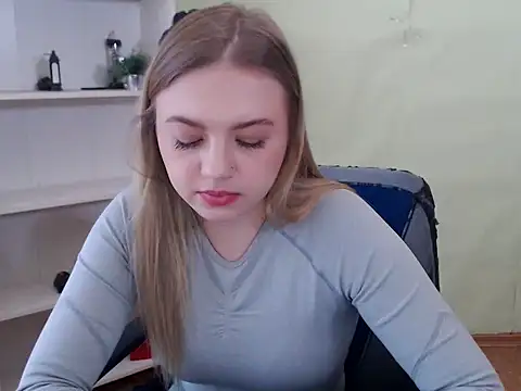 Snapshot of CrazyGloria chatting on March 21, 2025, 9:34 am CrazyGloria online show from March 21, 2025, 9:34 am