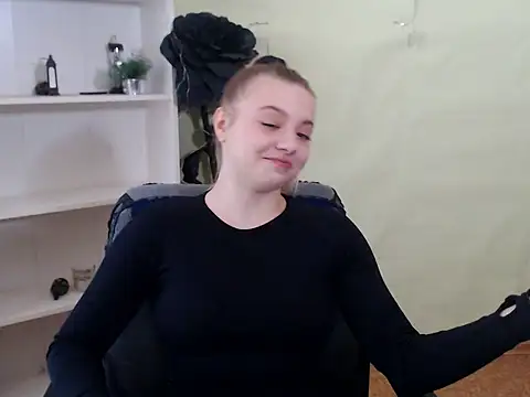 Snapshot of CrazyGloria chatting on March 9, 2025, 6:06 am CrazyGloria online show from March 9, 2025, 6:06 am