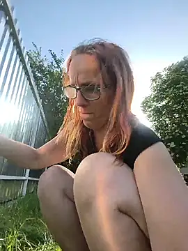 Dettybitch40 online show from May 24, 2026, 4:29 pm