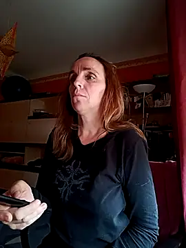 Snapshot of Dettybitch40 chatting on October 30, 2025, 8:01 am Dettybitch40 online show from October 30, 2025, 8:01 am