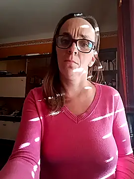 Snapshot of Dettybitch40 chatting on October 18, 2025, 1:57 pm Dettybitch40 online show from October 18, 2025, 1:57 pm