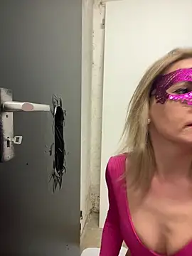 Snapshot of GangBangKitty chatting on February 2, 2025, 6:31 pm GangBangKitty online show from February 2, 2025, 6:31 pm