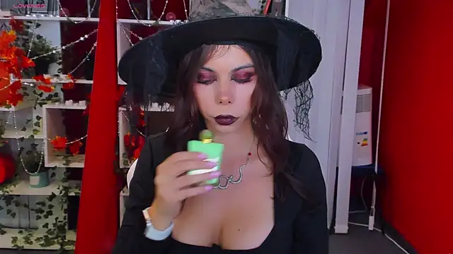 KateCloud online show from October 31, 2025, 5:09 pm