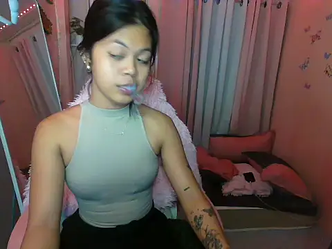 young salsalita online show from October 18, 2025, 3:14 pm