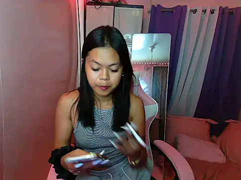 Snapshot of young_salsalita chatting on March 21, 2025, 11:55 am young salsalita online show from March 21, 2025, 11:55 am
