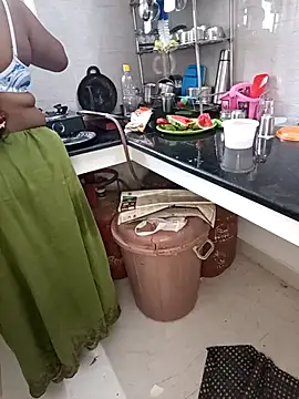 Snapshot of Tamil-hotwife chatting on March 3, 2025, 9:02 am Tamil-hotwife online show from March 3, 2025, 9:02 am