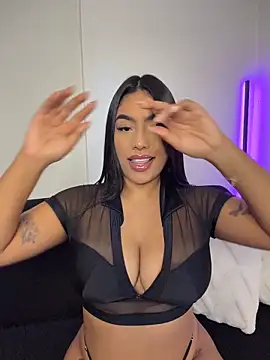 Sara mocca  online show from April 7, 2026, 7:59 pm