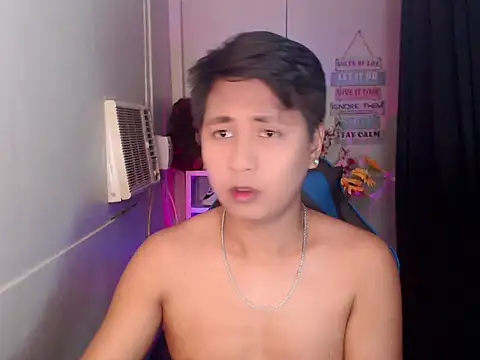 Snapshot of khael_moreno chatting on November 22, 2025, 12:21 am khael moreno online show from November 22, 2025, 12:21 am