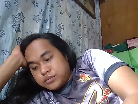 Snapshot of bettina_love chatting on April 19, 2026, 3:29 am bettina love online show from April 19, 2026, 3:29 am