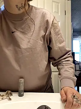 bootiebby online show from April 8, 2026, 6:31 pm