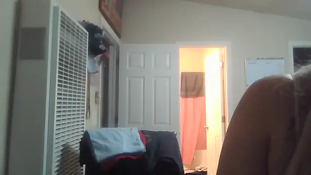 bootiebby online show from November 14, 2025, 1:09 am