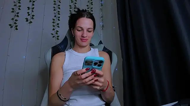 KarlaSim online show from November 1, 2025, 8:52 am