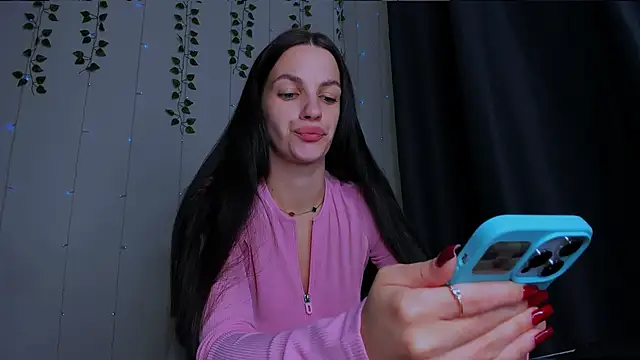 KarlaSim online show from November 4, 2025, 10:24 pm