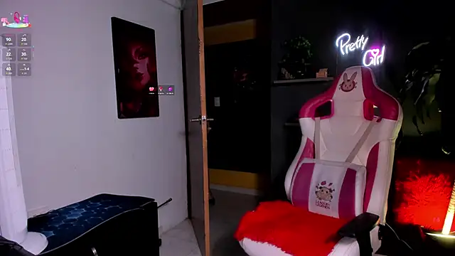 Snapshot of Emilyjhonson_01 chatting on October 2, 2025, 2:09 pm Emilyjhonson 01 online show from October 2, 2025, 2:09 pm