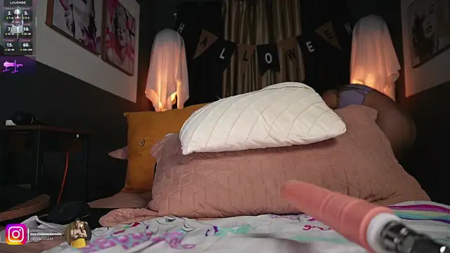 Snapshot of Emilyjhonson_01 chatting on October 29, 2025, 11:20 am Emilyjhonson 01 online show from October 29, 2025, 11:20 am